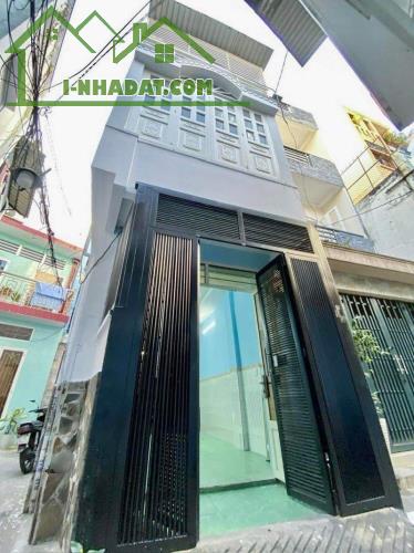 PHÚ NHUẬN - 3 TẦNG 2 MẶT HẺM RỘNG - NGAY CHỢ- CÔNG NĂNG ĐỦ - CHỈ 4.9 TỶ