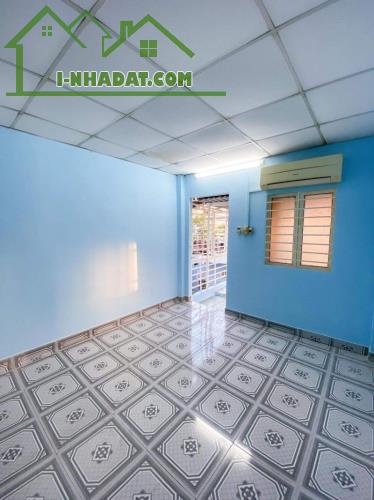 PHÚ NHUẬN - 3 TẦNG 2 MẶT HẺM RỘNG - NGAY CHỢ- CÔNG NĂNG ĐỦ - CHỈ 4.9 TỶ - 4