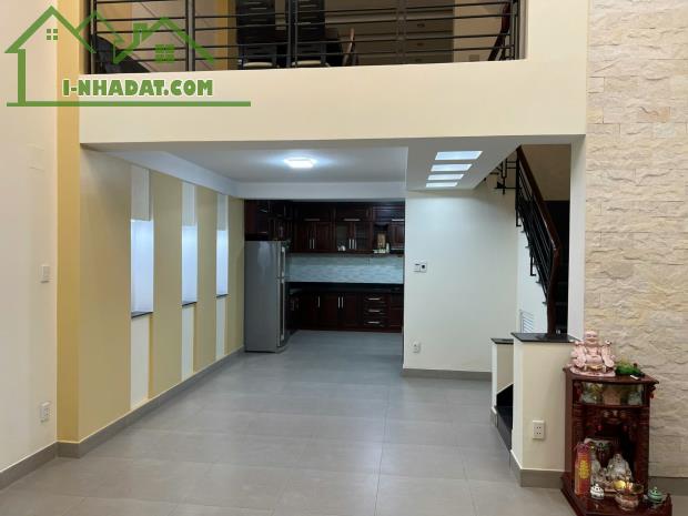 Cho thuê nhà 793/28/1/x Khu Kiều đàm ,Quận 7 dt 5x15m 3 lầu,st