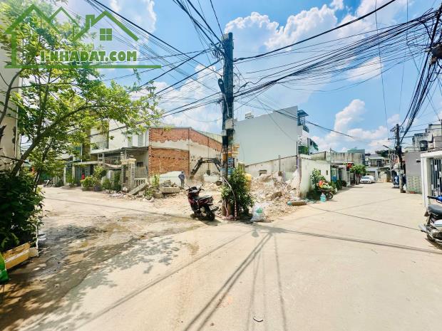 Bán đất 63m2 SHR thổ cư đường ô tô né nhau (P. Tân Phong) chỉ 2,750 tỉ - 1