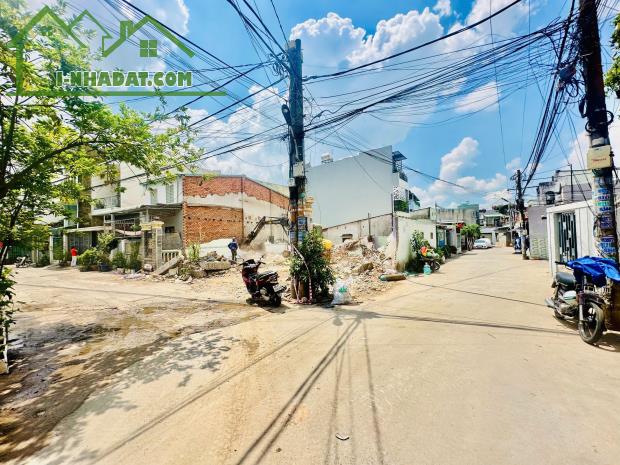 Bán đất 63m2 SHR thổ cư đường ô tô né nhau (P. Tân Phong) chỉ 2,750 tỉ - 2