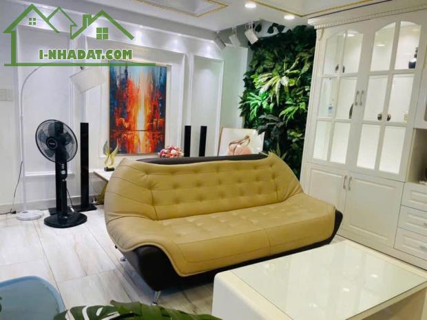 Đi nước ngoài định cư bán gấp nhà ở đường Lê Văn Sỹ, phường 14, quận 3, giá 2 tỷ 850 triệu - 1