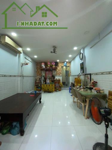 7 TỶ HƠN - NHÀ Ở AN CƯ QUẬN 11 - HẺM LẠC LONG QUÂN - DT 4*17M ĐÚC 2 TẤM - 4PN ĐẸP