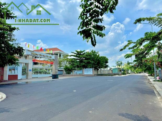 Bán đất MT Kinh Doanh đối diện Trường Tiểu Học Tân Tiến chỉ 4tỷ850 - 1