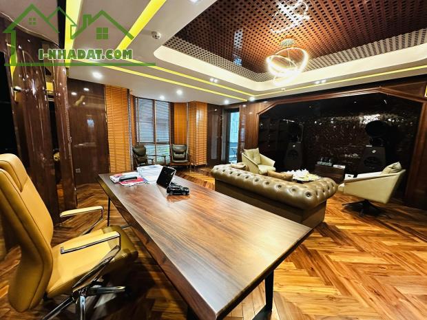 Nhà Nguyễn Văn Ngọc Lô Góc 3 Mặt Thoáng MT 10M 220M2 140 Tỷ Vỉa Hè KD Ô TÔ Tránh - 1