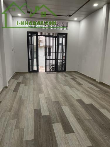 10 TỶ TL - HẺM ÔTÔ THÔNG QUẬN 10 - SÁT MẶT TIỀN ĐẠI HỌC KINH TẾ - DT 4*12M ĐÚC 3 TẤM ĐẸP
