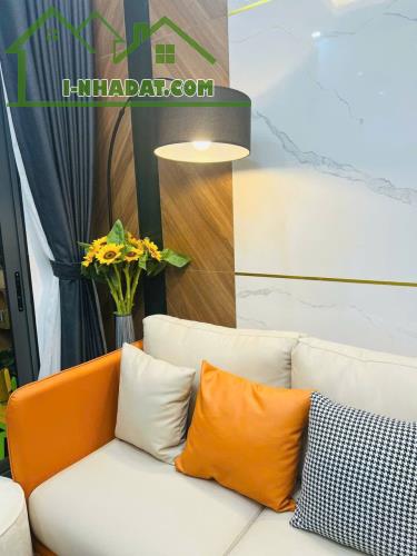 BÁN NHÀ LÔ GÓC - 3 THOÁNG - CÁCH GA TÀU ĐIỆN 50M - PHỐ HỒ TÙNG MẬU - 52M2 x 4 TẦNG - GIÁ H - 1