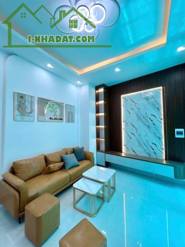 NHÀ ĐẸP PHÁO ĐÀI LÁNG – HIẾM CÓ – GẦN PHỐ – SẴN Ở NGAY – GIÁ CHỈ 9.3 TỶ
