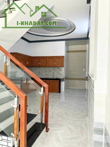 Chủ kẹt tiền cần bán gấp nhà 60M2, Quốc Lộ 50, SR giá 1,5T - 2