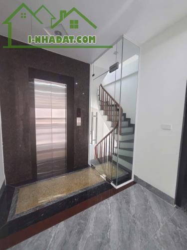 Bán nhà Phạm Văn Đồng, 47m2, phân lô, ô tô, nội thất lung linh,  nhỉnh 8tỷ. - 1