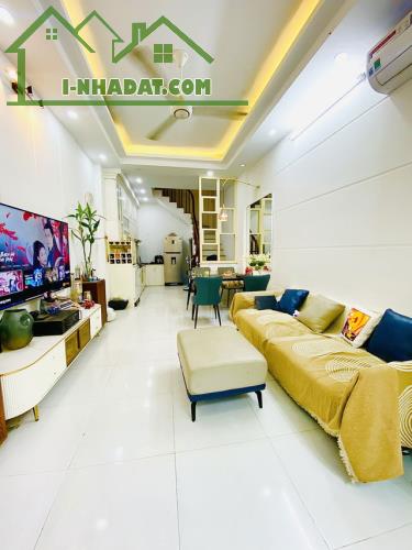BÁN NHÀ MẶT PHỐ VŨ TÔNG PHAN - KINH DOANH - Ô TÔ ĐỖ