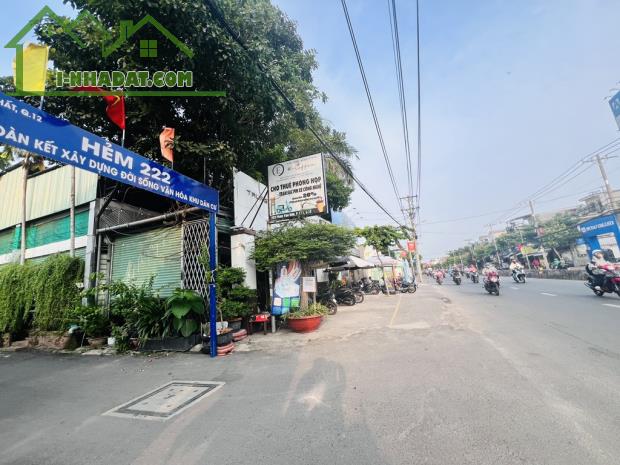 🚗 NHÀ LÔ GÓC 2 CĂN – PHAN VĂN HỚN, Q12 – HẺM XE HƠI – VỪA Ở VỪA CHO THUÊ – CHỈ 5.6 TỶ‼️