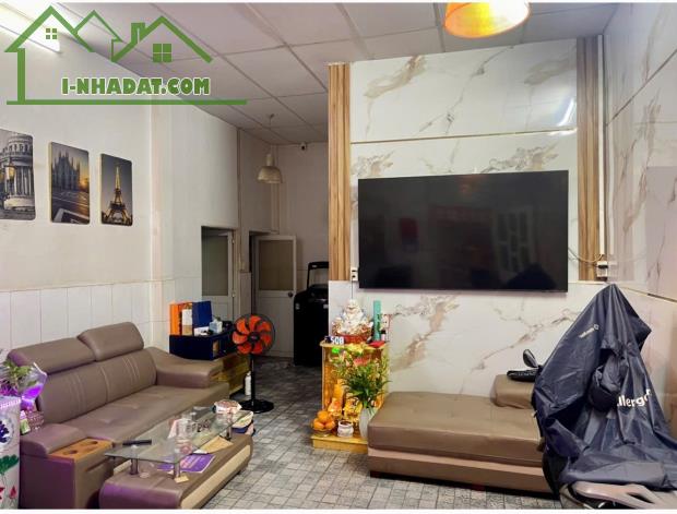 NHÀ VỊ TRÍ  ĐẸP - GIÁ TỐT - Bán GẤP  Nhà đường Nguyễn khoái, Q.4 DT đất 56m2, DTSD 112m2