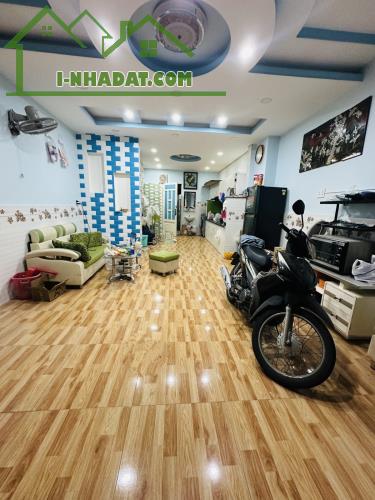 5.5 TỶ - NHÀ HẺM TRƯỜNG SA QUẬN 3 - SÁT MẶT TIỀN - 45M2 ĐÚC 2 TẤM ĐẸP