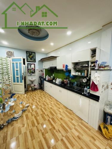 5.5 TỶ - NHÀ HẺM TRƯỜNG SA QUẬN 3 - SÁT MẶT TIỀN - 45M2 ĐÚC 2 TẤM ĐẸP - 1