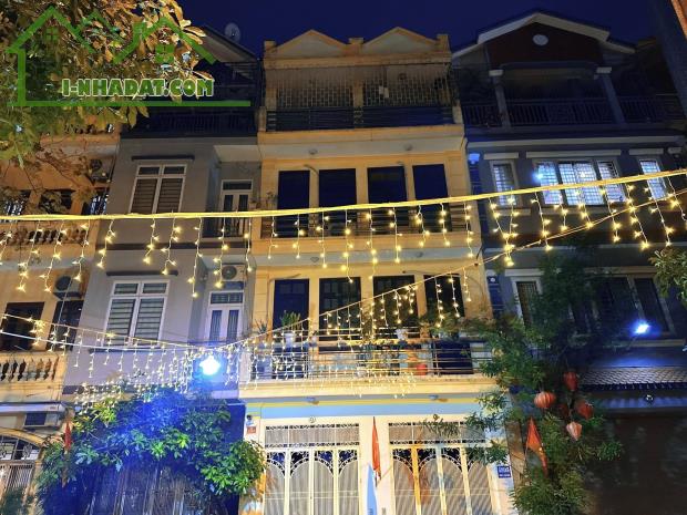 Bán Nhà KĐT Đại Kim - Lô góc  Vỉa hè – DT 80M2, Mặt Tiền 6m. Giá 22.5 Tỷ.