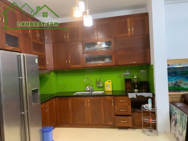 Cho thuê nhà nguyên căn ngõ 360 Xã Đàn, 50m2, 4 tầng, 4 ngủ, 13.5 Triệu KD online, ở gđ