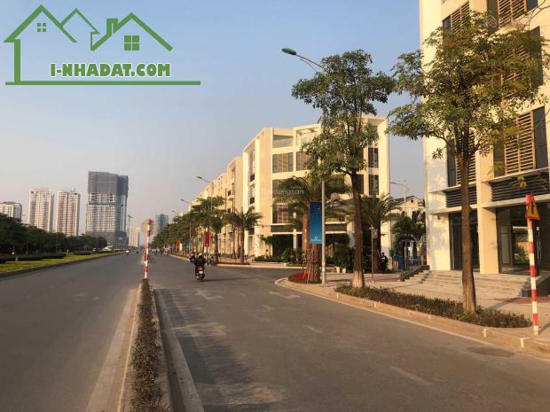 CHO THUÊ SHOPHOUSE- LIỀN KỀ TẠI KĐT STAR LAKE- TÂY HỒ 5 TẦNG CHỈ 5OTR/TH