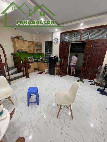 Nhà 5 tầng Phan Đình Giót HĐ 35mx 5T, ngõ thông, cách ô tô qua nhà 15m giá 6 tỷ.