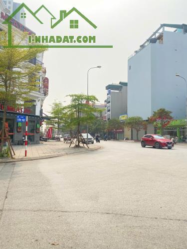 Bán nhà 3 tầng KĐT 31ha Trâu Quỳ, Đường containơ vào nhà. LH: 0379483926 - 2