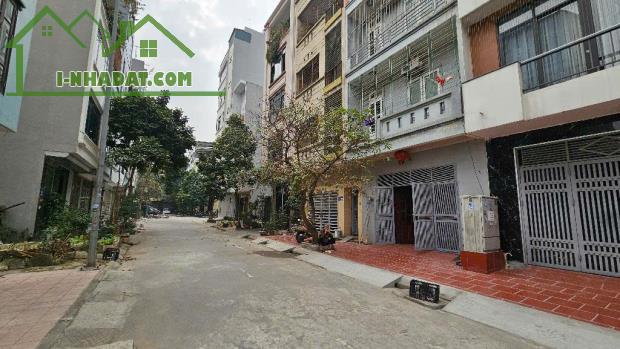 Tôi bán nhà liền kề Mậu Lương, Hàng Bè, Đìa Lão gần chung cư Mipec 60m2 chỉ 13.5 tỷ. 09896 - 2