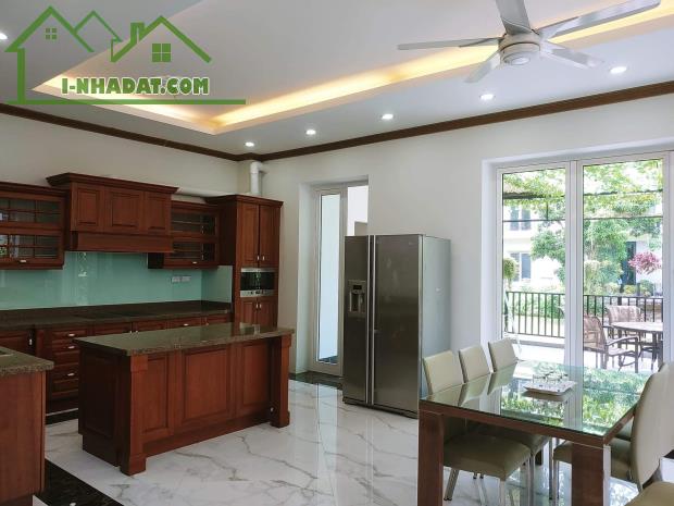 [KD Sầm Uất] Bán nhà mới KĐT Trung Hòa Nhân Chính,135m2x6T,MT7m,Giá 65 tỷ,Thang máy,vỉa hè
