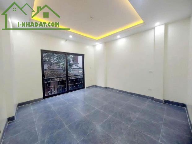 BÁN nhà giá 7.9 tỷ tại Lĩnh Nam Hoàng Mai HN diện tích 33m2 x nhà 6 tầng x mặt tiền 4.1m - 5