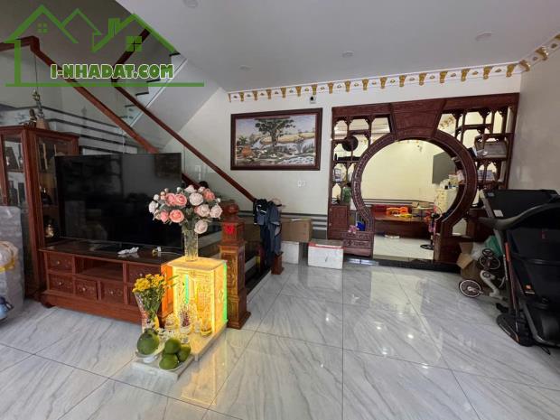 NHÀ MẶT TIỀN, NỞ HẬU, DT 217M2 (NGANG 8.08M), TĂNG NHƠN PHÚ A, QUẬN 9 - 4