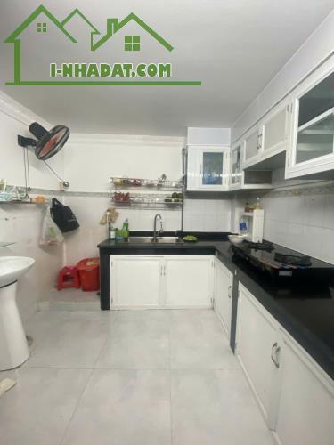 Nhà rộng ô tô đỗ cửa, Phú Thọ Hòa gần UB Quận, 3.9 tỷ - 2