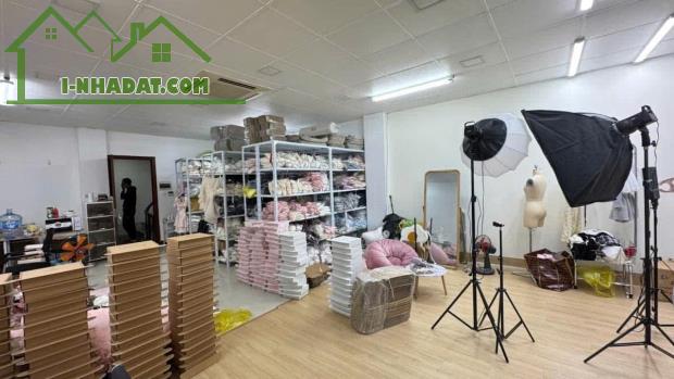 PHỐ TRẦN DUY HƯNG THANG MÁY DT 80m2 10 tầng mặt tiền 6.6m Giá 27.5 tỷ