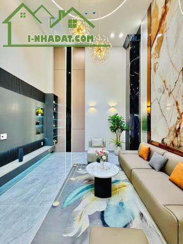 SIÊU PHẨM NHÀ PHỐ CAO CẤP XE HƠI NGỦ TRONG NHÀ, DT 56M2 3 LẦU 3TỶ8 THỦ ĐỨC - 1