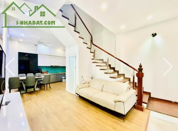 NÓNG HỔI!!!BÁN NHÀ TT MỄ TRÌ-41M-5T-6P.NGỦ-FULL NỘI THẤT-Ô TÔ ĐỖ CỔNG-CHỈ HƠN 8 TỶ