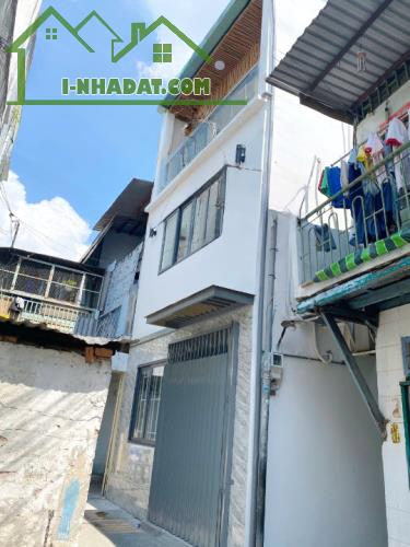 Nhà góc mới 3 tầng sát đường Nguyễn Duy P12Q8. Giá: 3.6 tỷ TL