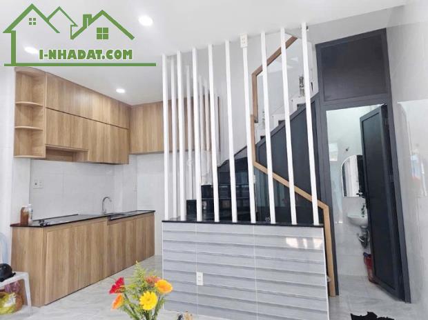 Nhà góc mới 3 tầng sát đường Nguyễn Duy P12Q8. Giá: 3.6 tỷ TL - 1