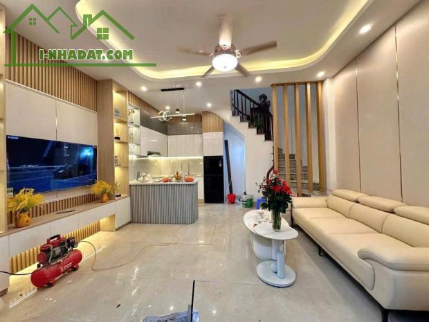 Bán gấp nhà Dương Văn Bé, Hai Bà Trưng, Diện tích 41m, 5 tầng giá hơn 6tỷ. - 1