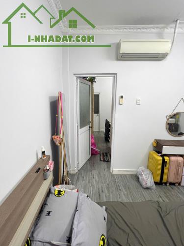 Nhà 2 tầng hẻm thông gần mặt tiền Nguyễn Duy P9Q8 - 2