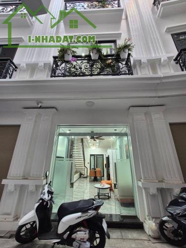 Bán nhà Văn cao ,Lạch Tray , Ngô Quyền. 3,2 tỷ ,4 tầng, 40m.