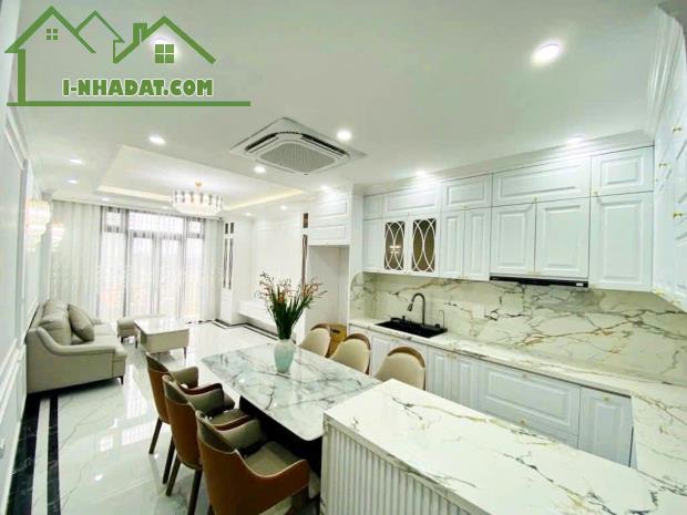GẦN 50M, NHÀ 5 TẦNG LẠC LONG QUÂN CẦN BÁN , THOÁNG TRƯỚC SAU, GẦN BÃI ĐỖ XE Ô Tô, 9.2 TỶ
