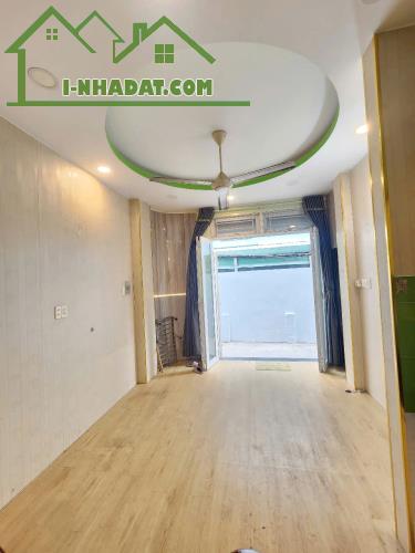 Nhà góc 4 tầng hẻm thông Nguyễn Trãi P2Q5. Giá 6.38 tỷ - 1