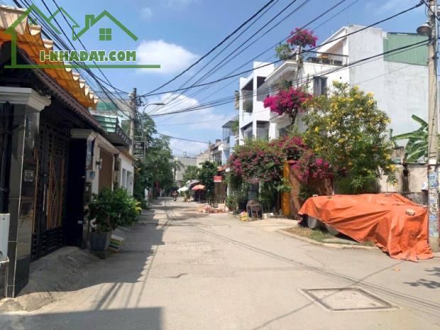 Cực Hiếm! Nhà Mới Keng 3 Tầng, 4PN, Vị Trí Đẹp Hẻm 8m, Tăng Nhơn Phú B - 64m², Giá Chỉ - 3