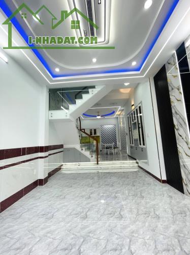 Cực Hiếm! Nhà Mới Keng 3 Tầng, 4PN, Vị Trí Đẹp Hẻm 8m, Tăng Nhơn Phú B - 64m², Giá Chỉ - 4