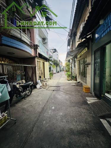 BÁN NHÀ - HẺM XE TẢI- LÊ VĂN QUỚI - BÌNH TÂN - 52M2 - 2 TẦNG - 3 PHÒNG NGỦ - 4.04 TỈ