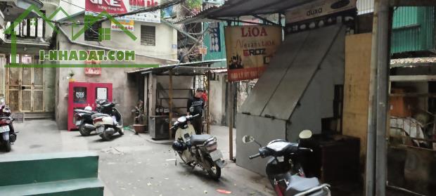 Nhà kinh doanh tại khu tập thể Nguyễn Công Trứ, trung tâm quận HBT - ô tô đỗ cửa - 1