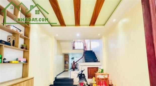 Bán nhà Đà Nẵng, Vạn Mỹ, Ngô Quyền, Hải Phòng. 4,5 tầng, 40m2, 3,25 tỷ. Ngang 3,6m, d2n