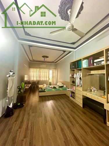 ĐỦ DUYÊN RƯỚC NGAY NHÀ HẺM 8M KHU VIP BÀU CÁT, TÂN BÌNH - 5 TẦNG – NHỈNH 12 TỶY