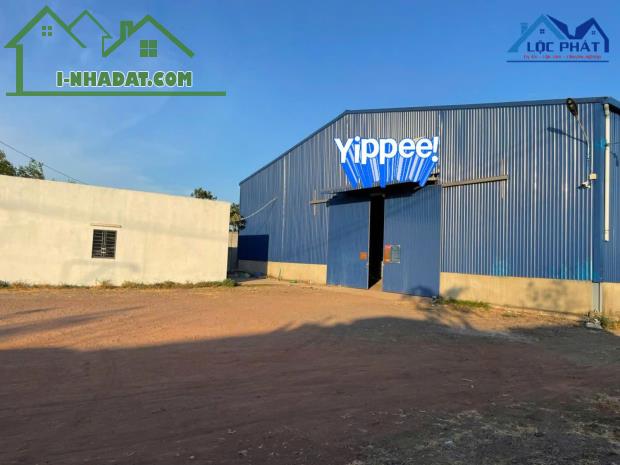 Cho thuê xưởng 1200m2 gần KCN Dầu Giây chỉ 32k/m2/tháng