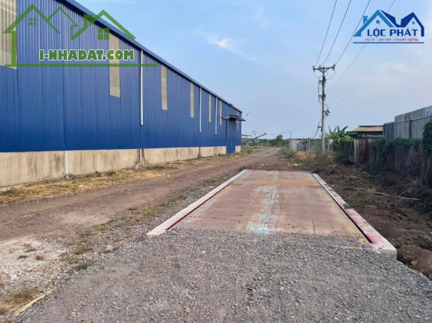 Cho thuê xưởng 1200m2 gần KCN Dầu Giây chỉ 32k/m2/tháng - 1