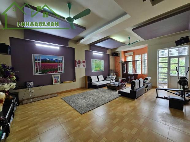 Bán nhà Tô Ngọc Vân - 90m2 x 4T x MT 8m - Ngõ thông oto tránh - 4 ngủ - Hướng DB - 3