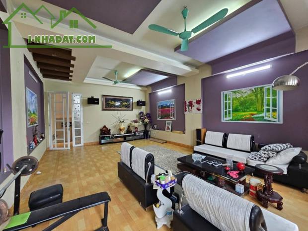Bán nhà Tô Ngọc Vân - 90m2 x 4T x MT 8m - Ngõ thông oto tránh - 4 ngủ - Hướng DB - 4