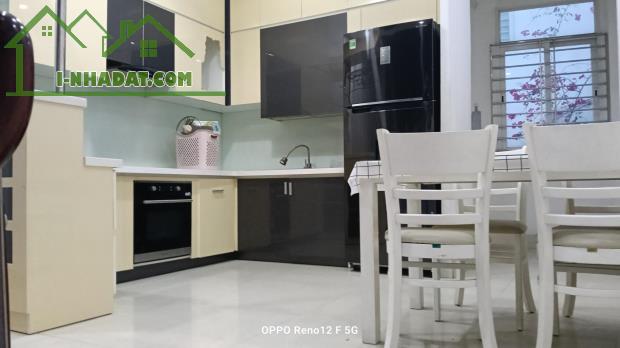 Nhà 4Tầng MẶT TIỀN, ÔTÔ TRONG NHÀ, Gần BV Lê Văn Thịnh Q2. Giá 10.X Tỷ - 4